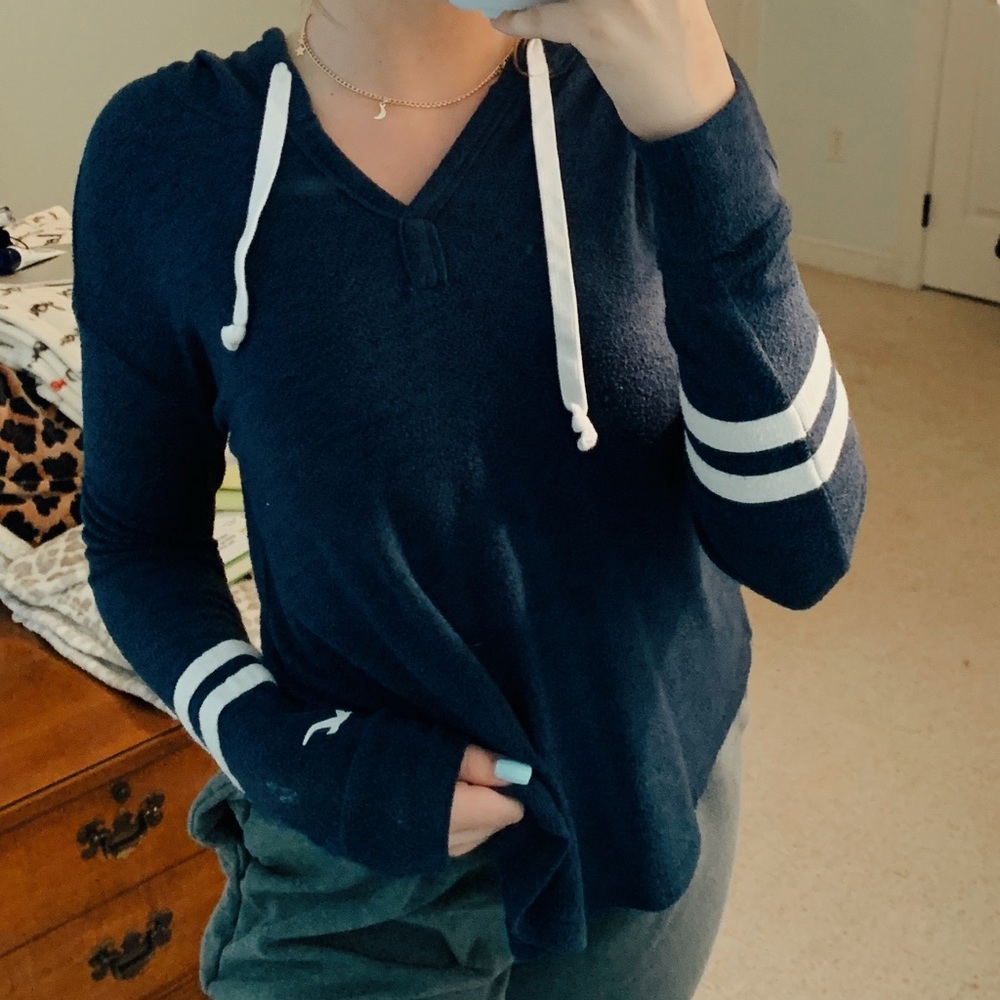 Hollister long sleeve with hood!